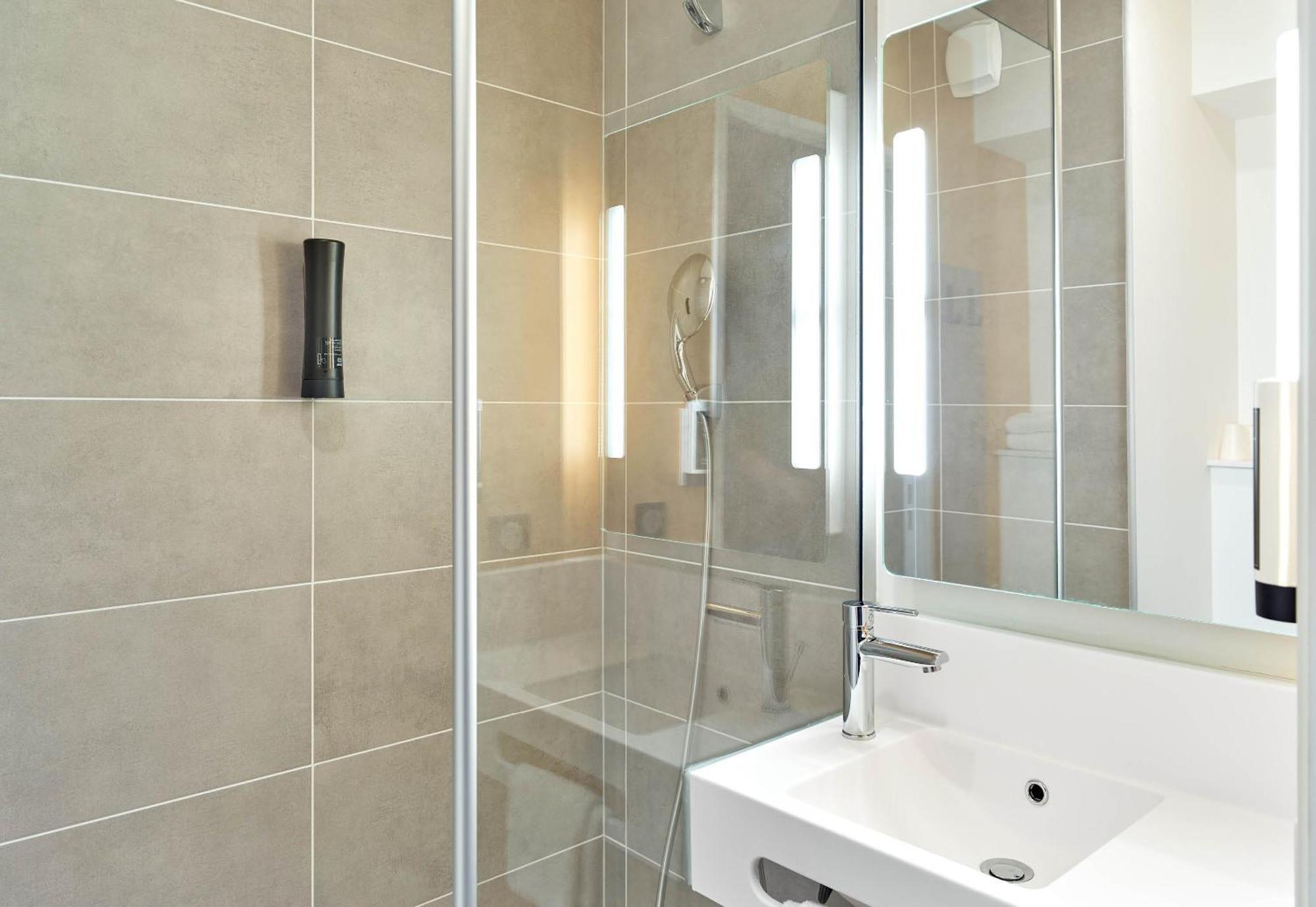 B&B Hotel Paris Clichy-Sous-Bois 3 Etoiles المظهر الخارجي الصورة
